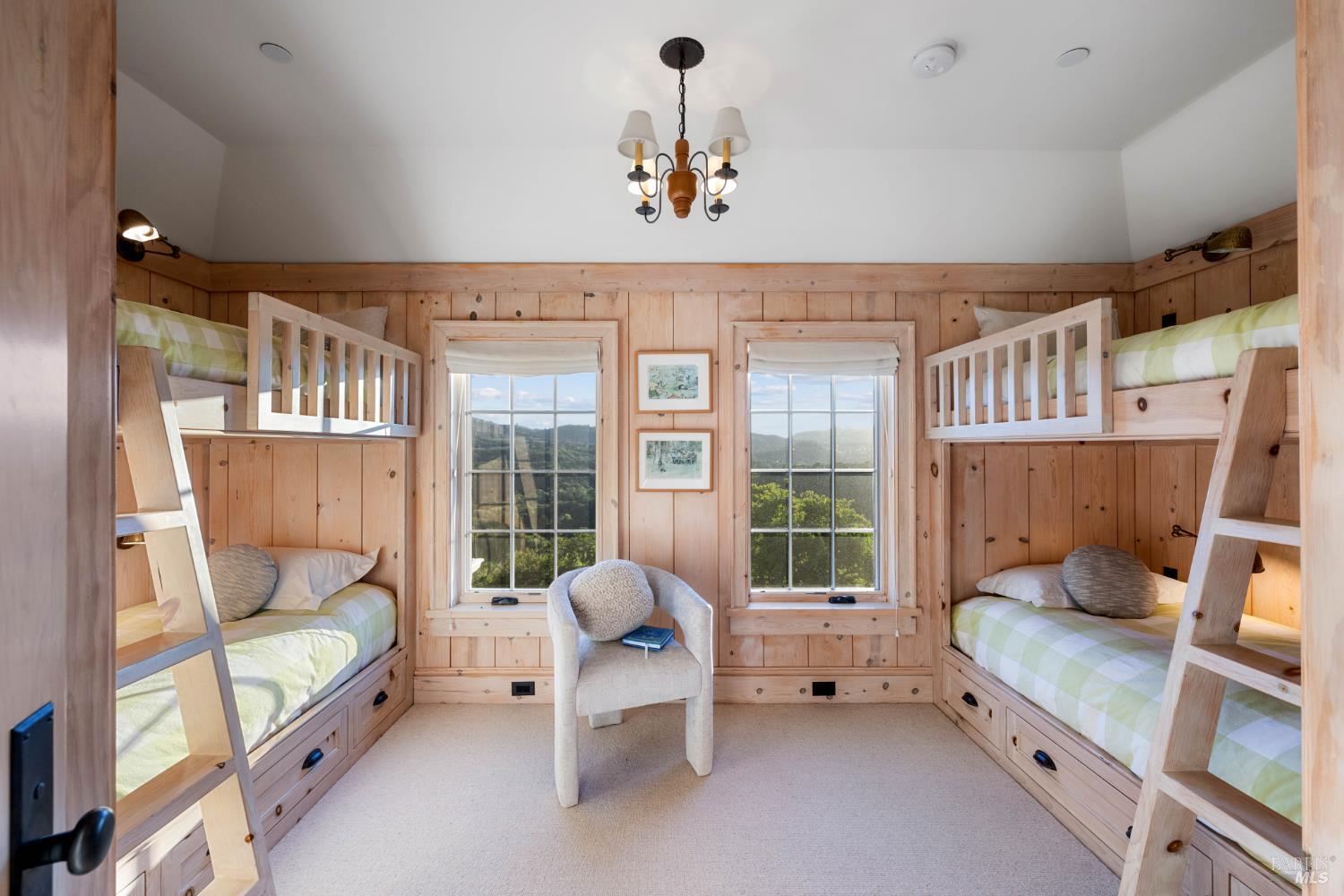 Detail Gallery Image 24 of 41 For 2220 Warm Springs Rd, Glen Ellen,  CA 95442 - 4 Beds | 4/1 Baths