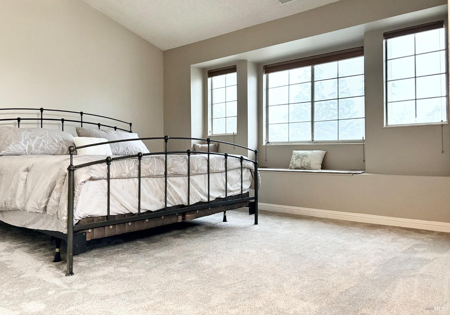 Detail Gallery Image 11 of 32 For 107 Freedom Ct, Vacaville,  CA 95687 - 3 Beds | 2/1 Baths