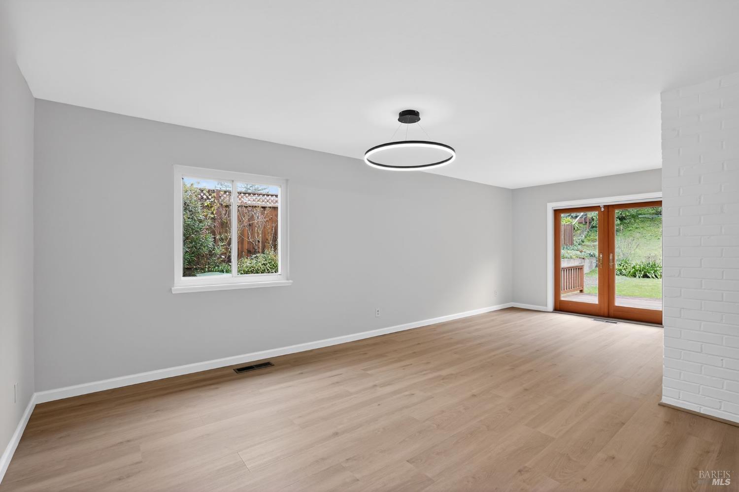 Detail Gallery Image 6 of 31 For 920 Calle Paseo Unkn, Novato,  CA 94949 - 3 Beds | 2 Baths