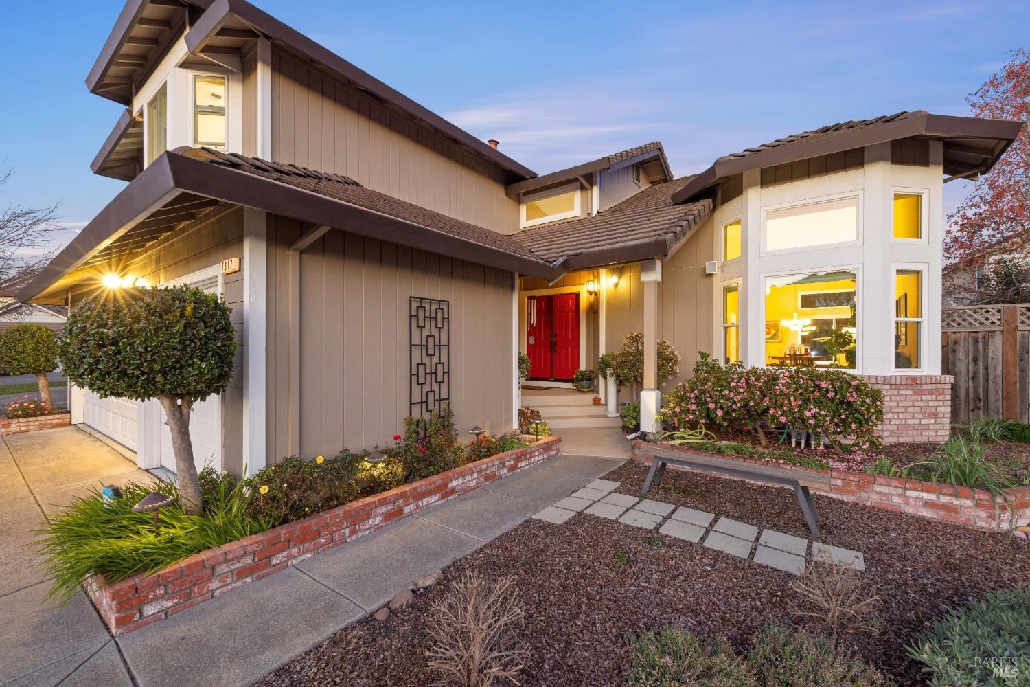 Detail Gallery Image 4 of 60 For 7317 Rasmussen Way, Rohnert Park,  CA 94928 - 4 Beds | 3 Baths