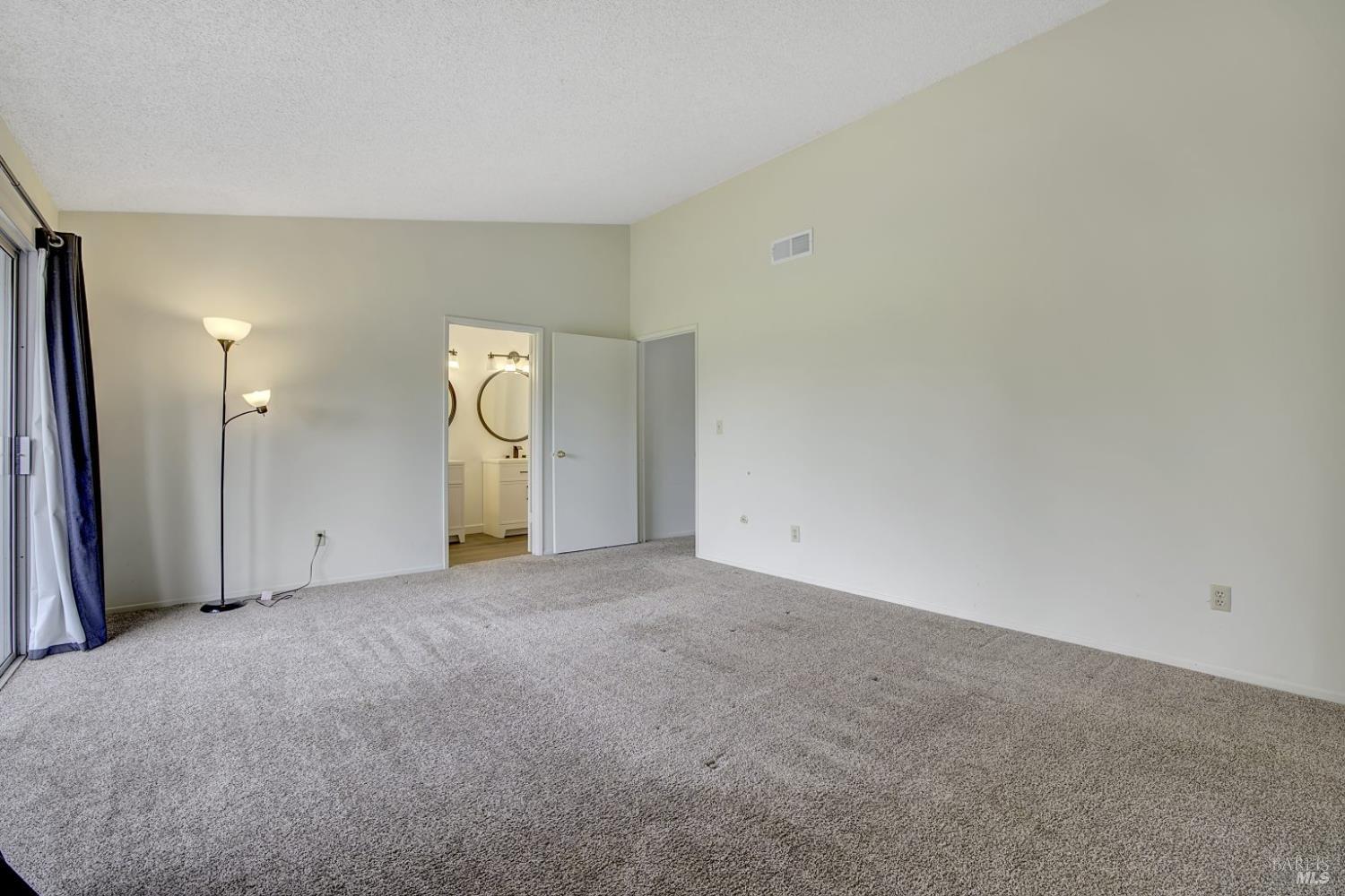 Detail Gallery Image 26 of 49 For 870 Hudis St, Rohnert Park,  CA 94928 - 2 Beds | 2/1 Baths