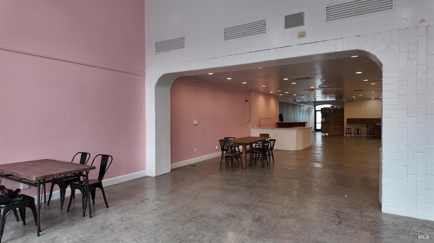 Detail Gallery Image 4 of 13 For 529 4th St, Santa Rosa,  CA 95401 - – Beds | – Baths