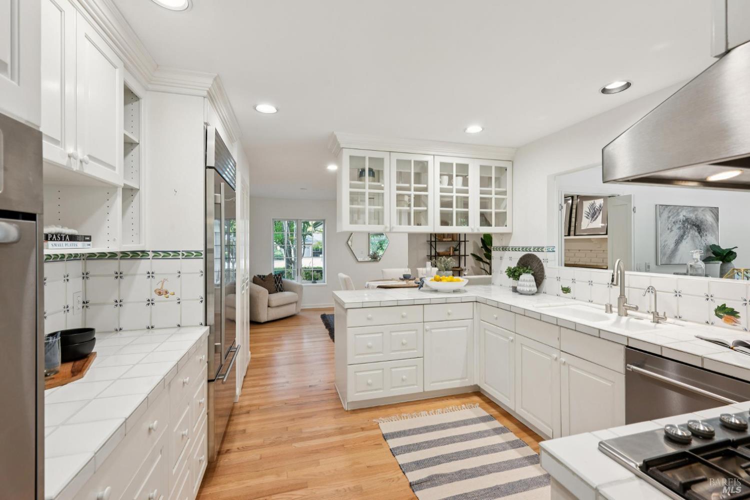 Detail Gallery Image 12 of 31 For 49 Don Timoteo Ct, Sonoma,  CA 95476 - 3 Beds | 3 Baths