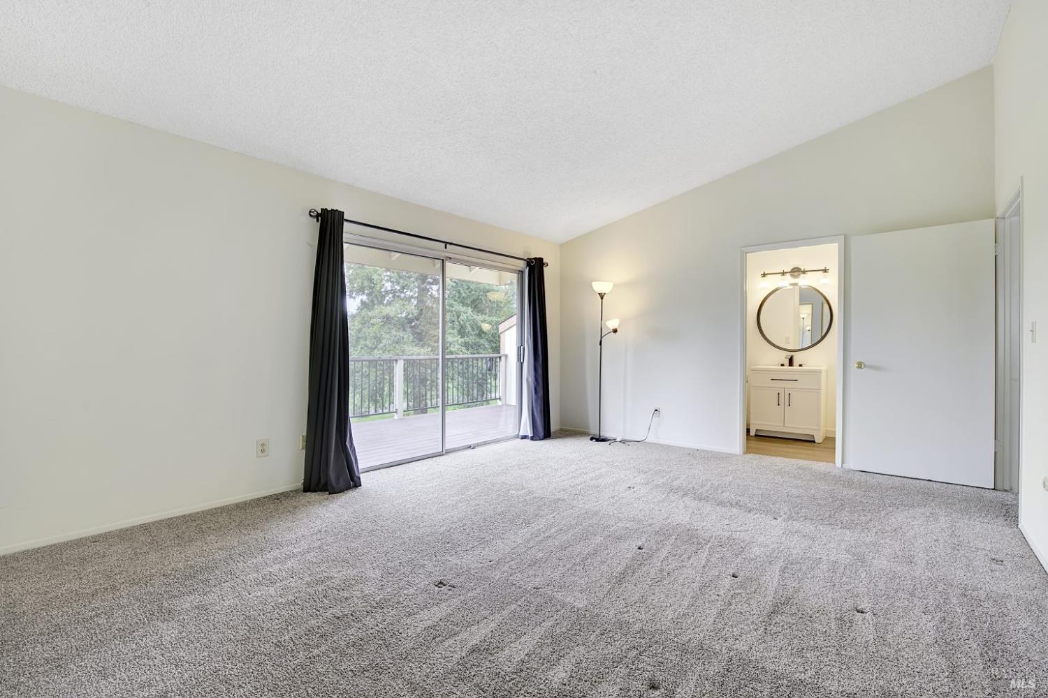 Detail Gallery Image 27 of 49 For 870 Hudis St, Rohnert Park,  CA 94928 - 2 Beds | 2/1 Baths