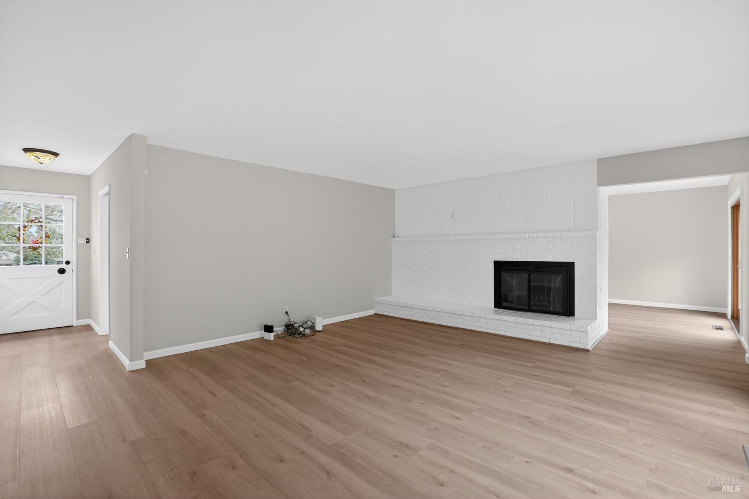 Detail Gallery Image 4 of 31 For 920 Calle Paseo Unkn, Novato,  CA 94949 - 3 Beds | 2 Baths