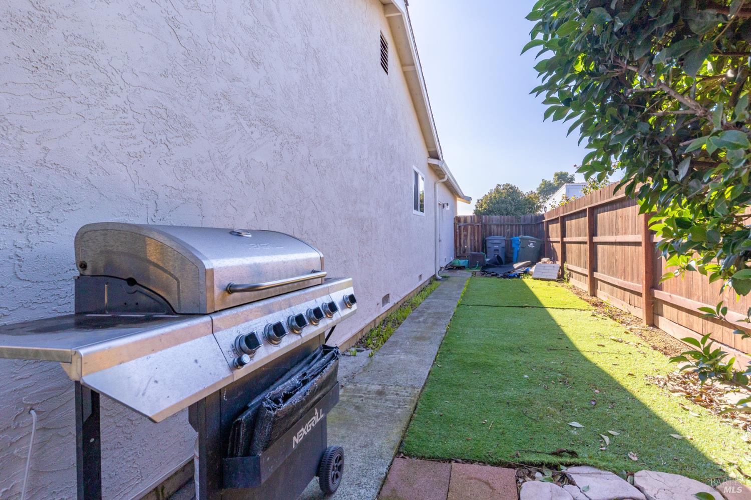 Detail Gallery Image 30 of 35 For 1100 Merrill Ct, Dixon,  CA 95620 - 3 Beds | 2 Baths