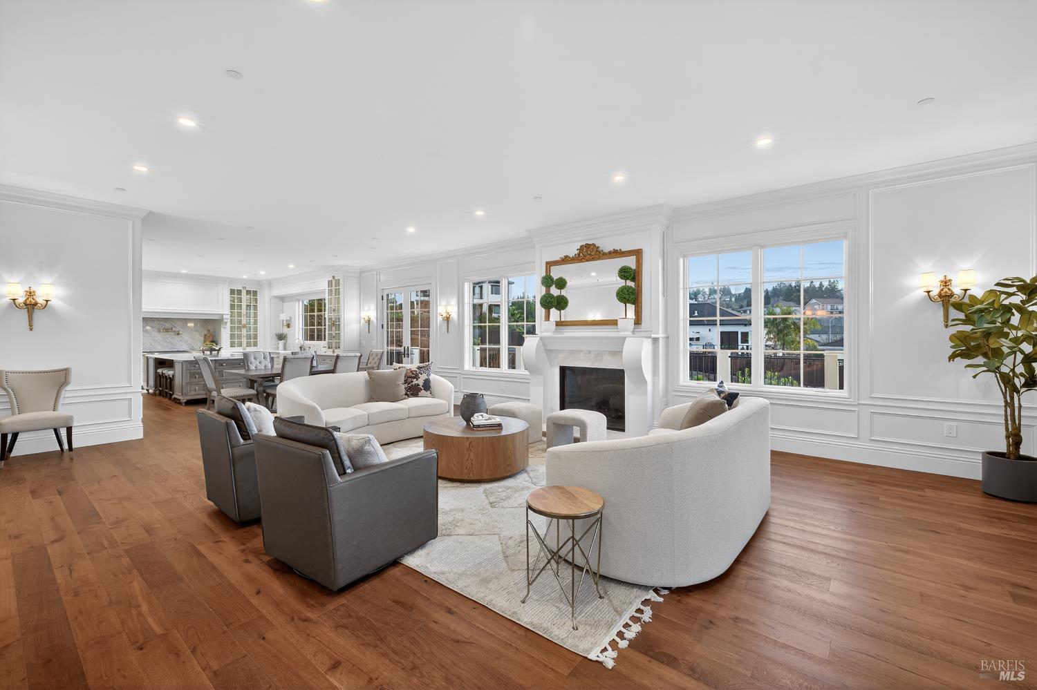 Detail Gallery Image 12 of 56 For 3724 Lakebriar Pl, Santa Rosa,  CA 95403 - 5 Beds | 4 Baths