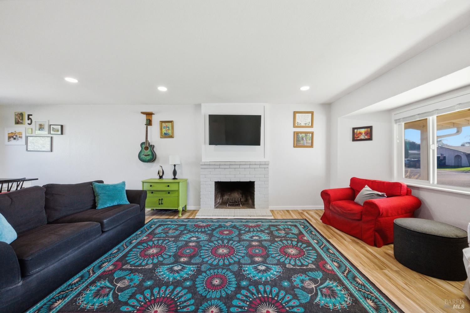 Detail Gallery Image 2 of 35 For 1100 Merrill Ct, Dixon,  CA 95620 - 3 Beds | 2 Baths