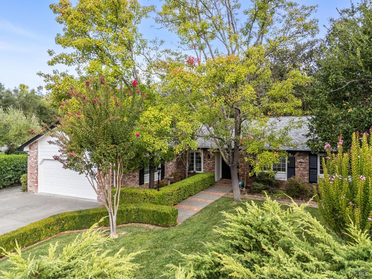 Detail Gallery Image 5 of 31 For 49 Don Timoteo Ct, Sonoma,  CA 95476 - 3 Beds | 3 Baths