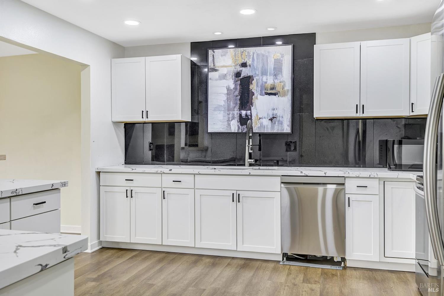 Detail Gallery Image 8 of 49 For 870 Hudis St, Rohnert Park,  CA 94928 - 2 Beds | 2/1 Baths