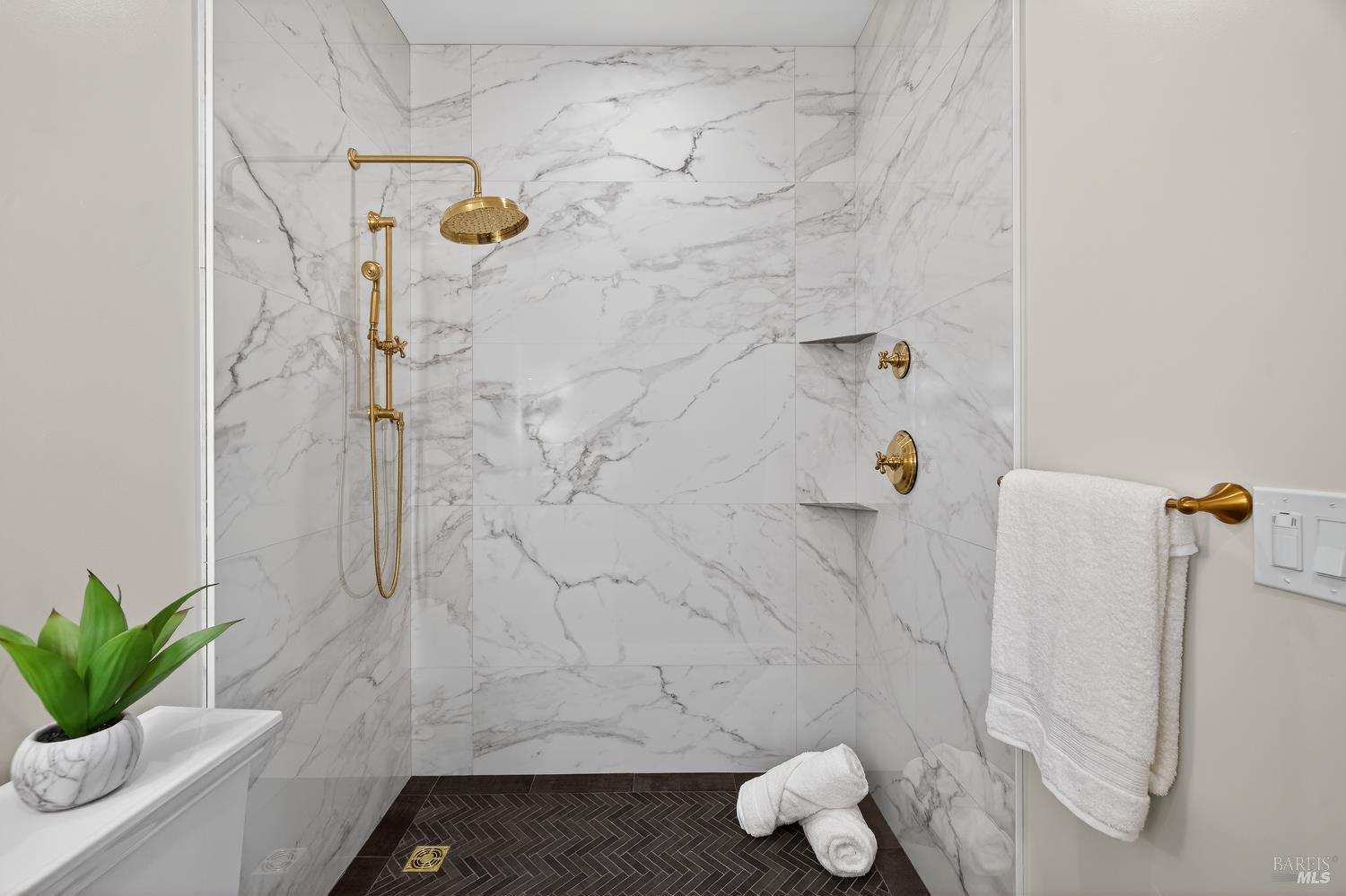 Detail Gallery Image 50 of 56 For 3724 Lakebriar Pl, Santa Rosa,  CA 95403 - 5 Beds | 4 Baths