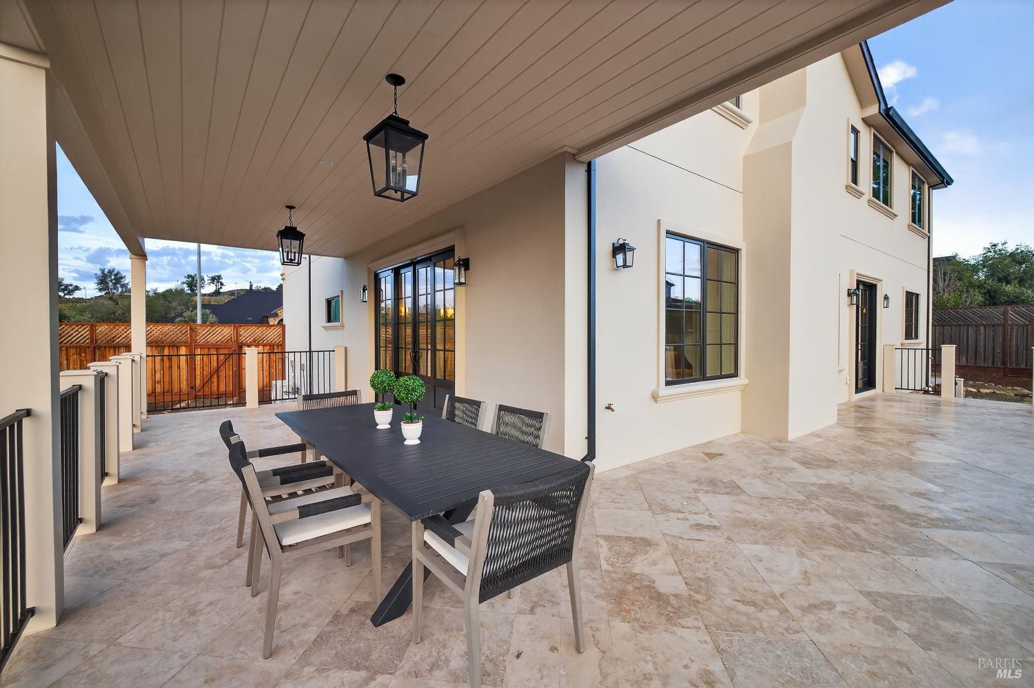 Detail Gallery Image 19 of 56 For 3724 Lakebriar Pl, Santa Rosa,  CA 95403 - 5 Beds | 4 Baths