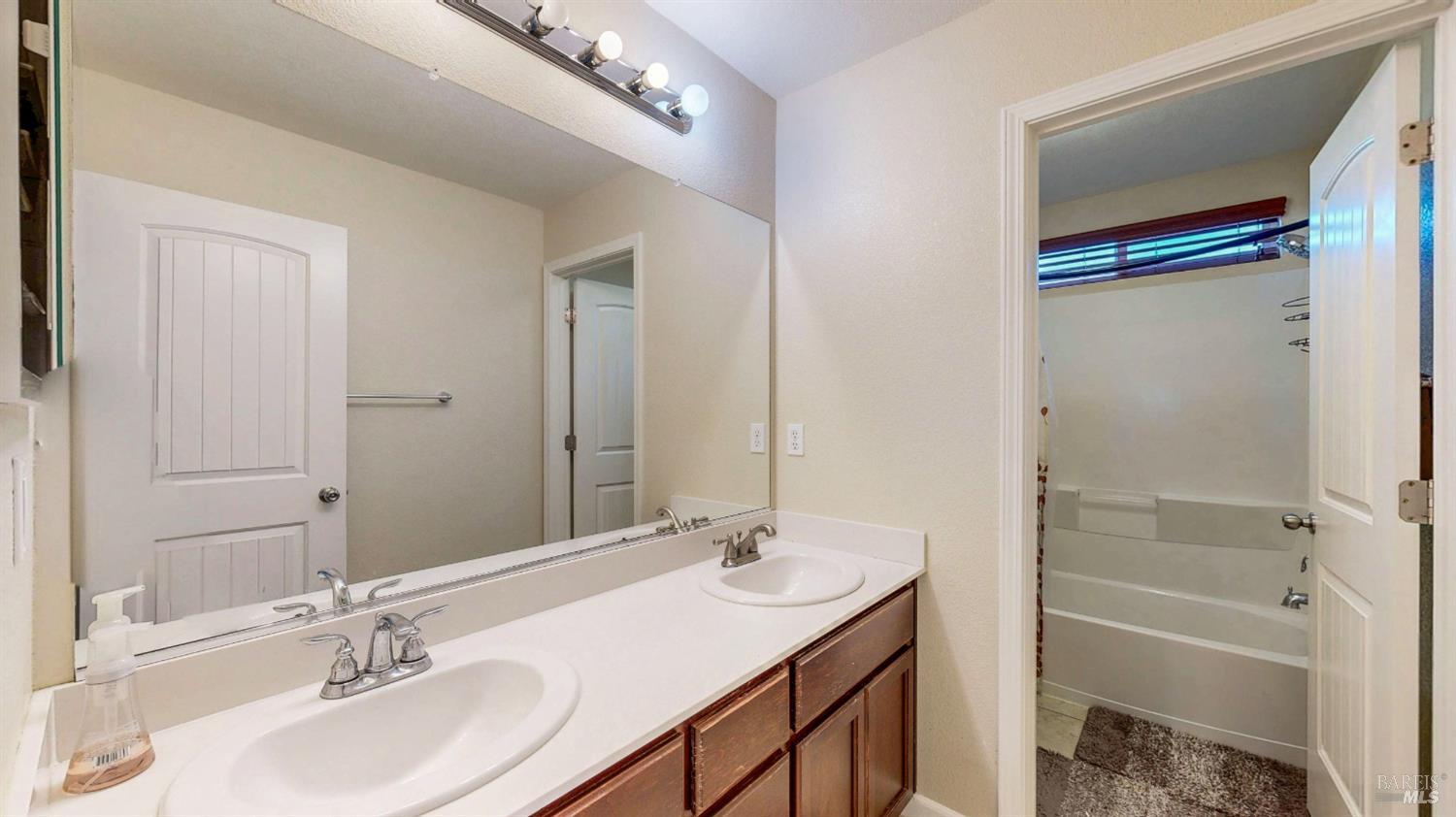 Detail Gallery Image 25 of 55 For 3826 Danbury Way, Fairfield,  CA 94533 - 5 Beds | 3/1 Baths