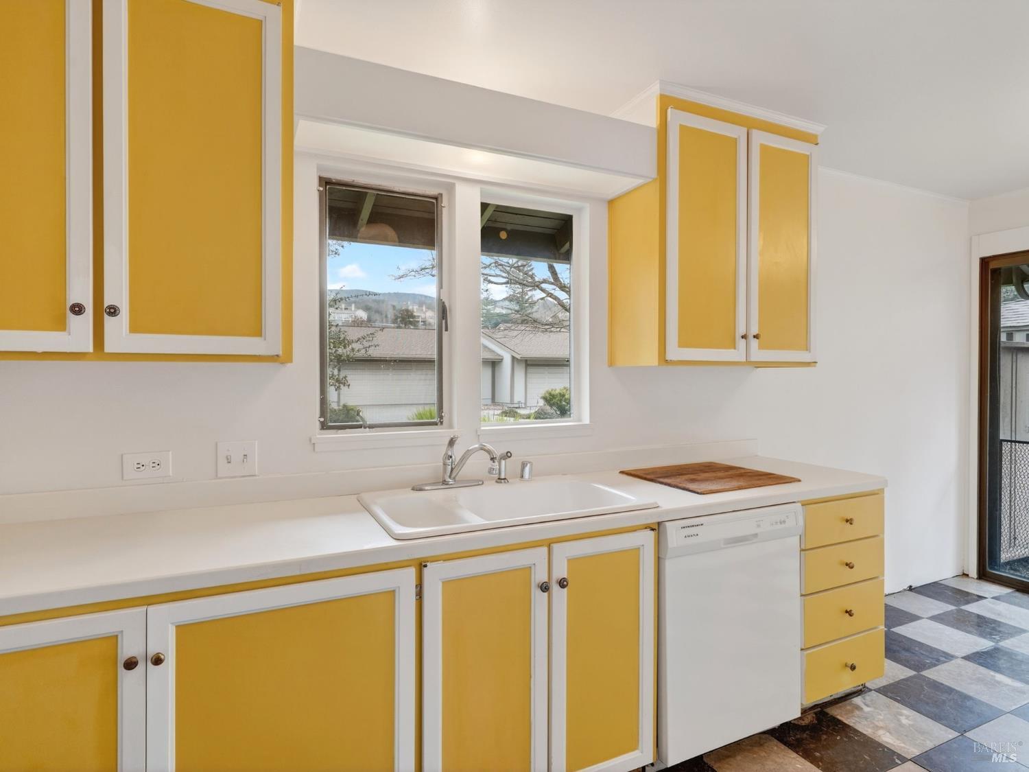 Detail Gallery Image 11 of 46 For 113 Bonnie Brook Dr, Napa,  CA 94558 - 2 Beds | 2 Baths