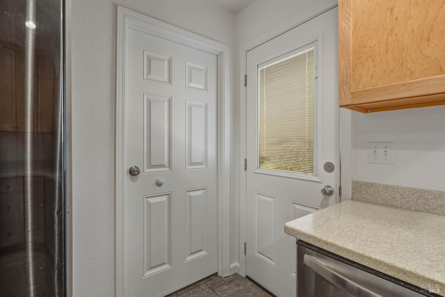 Detail Gallery Image 16 of 63 For 5585 Sunrise Dr, Kelseyville,  CA 95451 - 5 Beds | 2 Baths