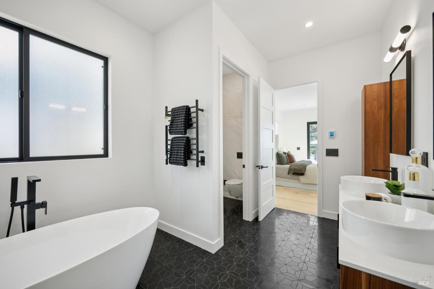 Detail Gallery Image 38 of 71 For 2156 Wedgewood Way, Santa Rosa,  CA 95404 - 4 Beds | 4/1 Baths