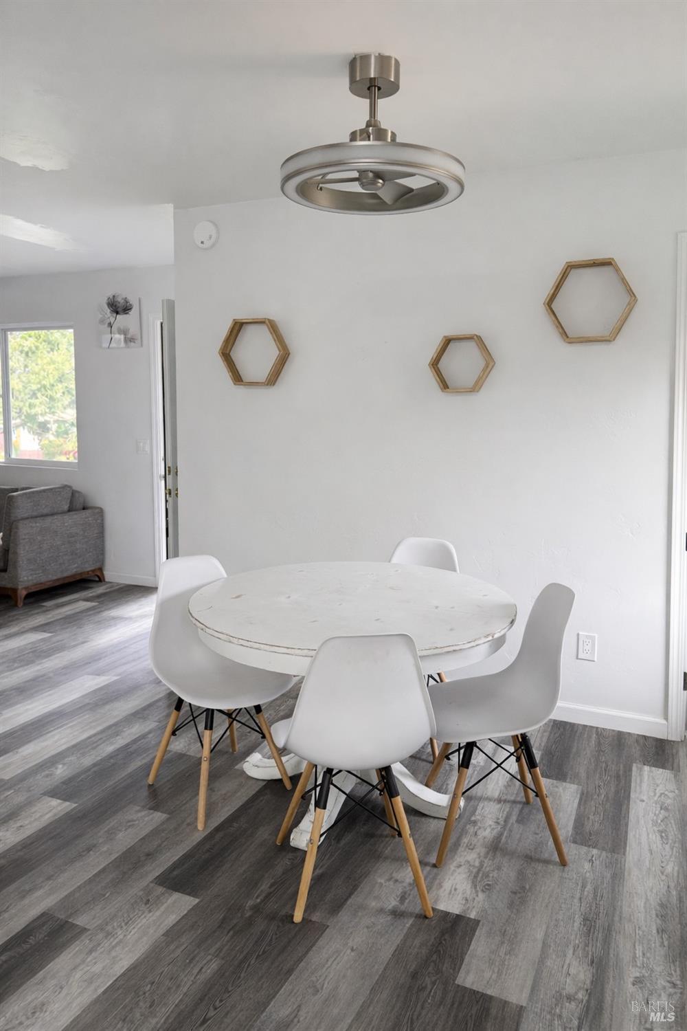 Detail Gallery Image 3 of 13 For 252 Margie Dr, Willits,  CA 95490 - 4 Beds | 3 Baths