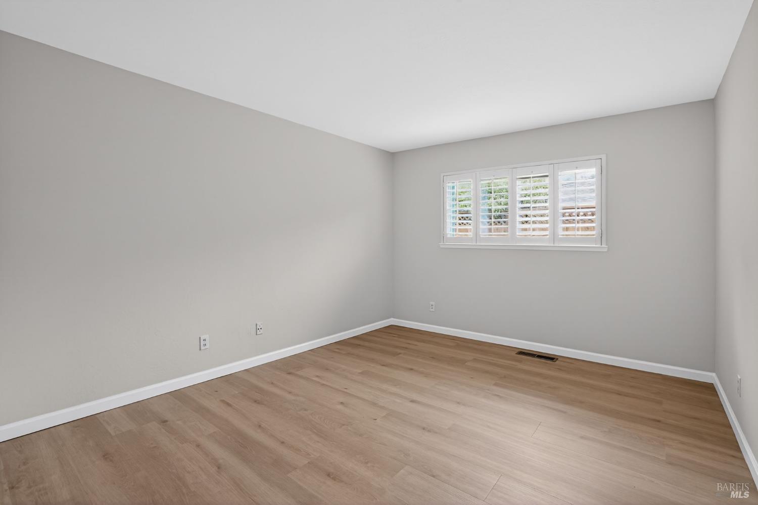 Detail Gallery Image 18 of 31 For 920 Calle Paseo Unkn, Novato,  CA 94949 - 3 Beds | 2 Baths