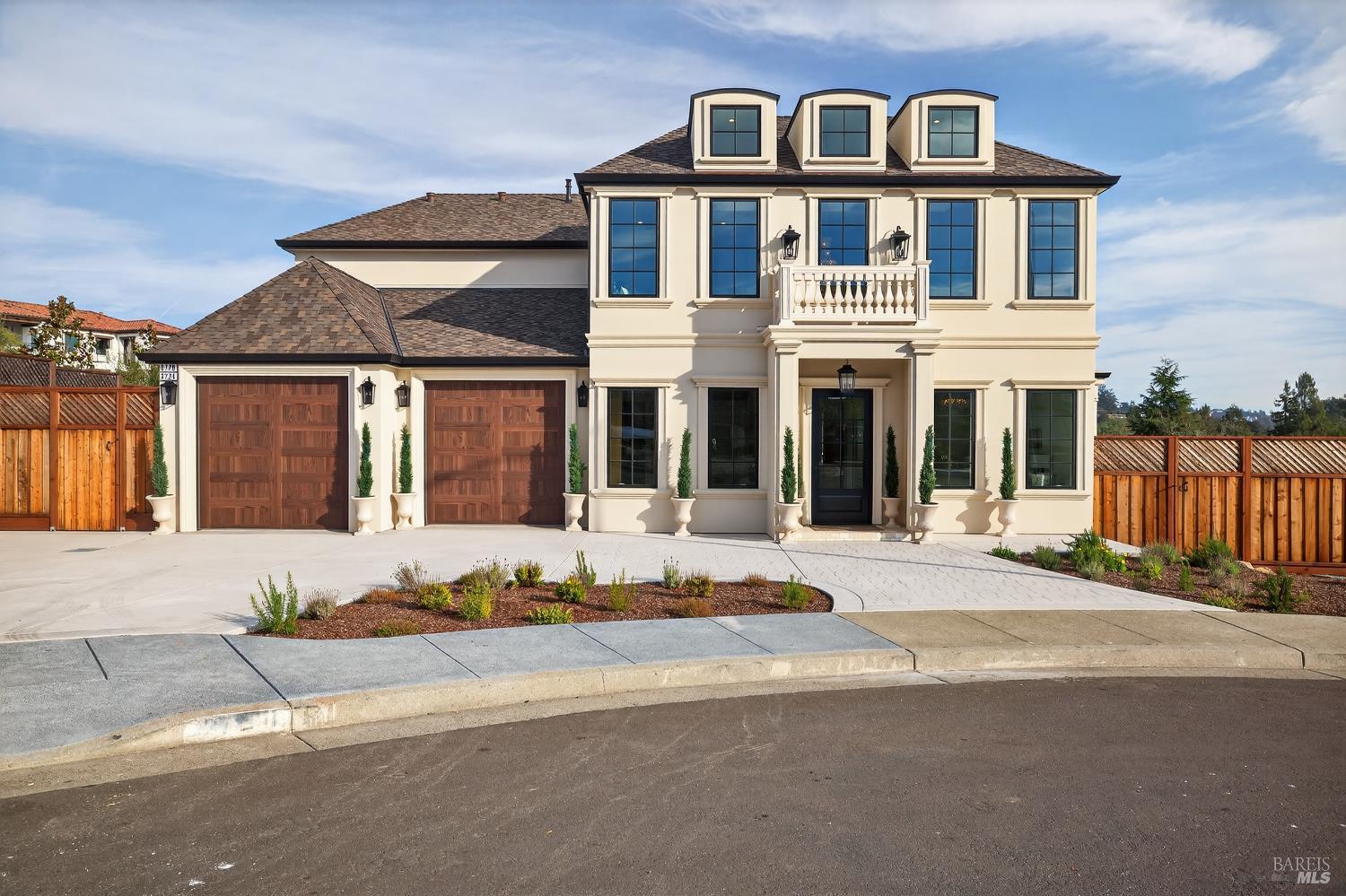 Detail Gallery Image 2 of 56 For 3724 Lakebriar Pl, Santa Rosa,  CA 95403 - 5 Beds | 4 Baths