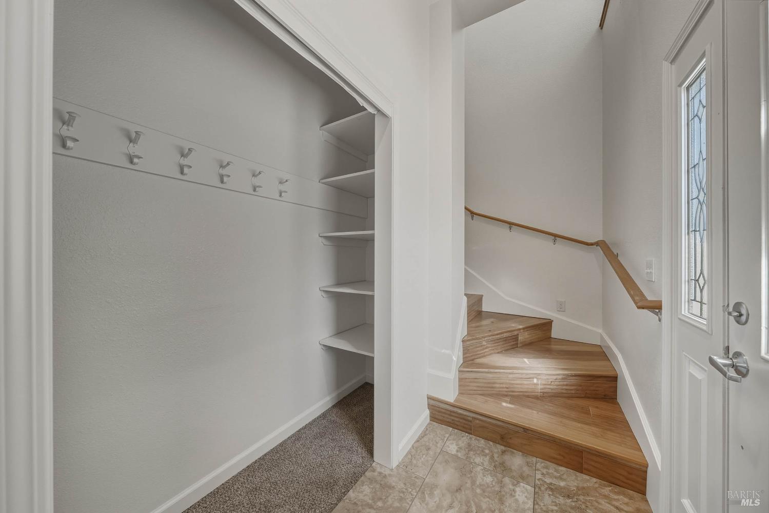 Detail Gallery Image 10 of 63 For 5585 Sunrise Dr, Kelseyville,  CA 95451 - 5 Beds | 2 Baths