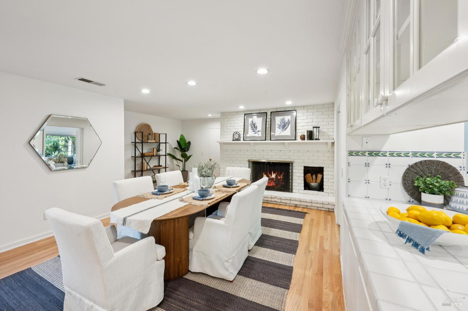 Detail Gallery Image 15 of 31 For 49 Don Timoteo Ct, Sonoma,  CA 95476 - 3 Beds | 3 Baths