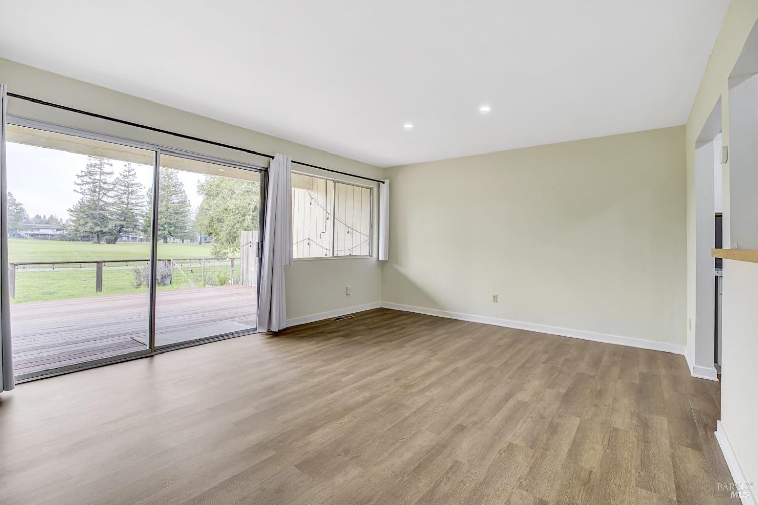 Detail Gallery Image 11 of 49 For 870 Hudis St, Rohnert Park,  CA 94928 - 2 Beds | 2/1 Baths