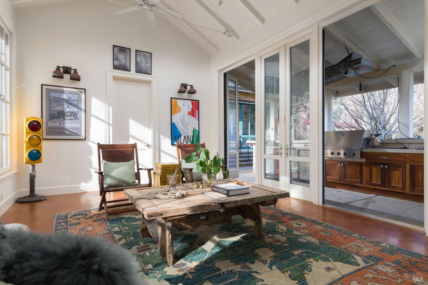 Detail Gallery Image 15 of 37 For 18730 Canyon Rd, Sonoma,  CA 95476 - 4 Beds | 4/1 Baths