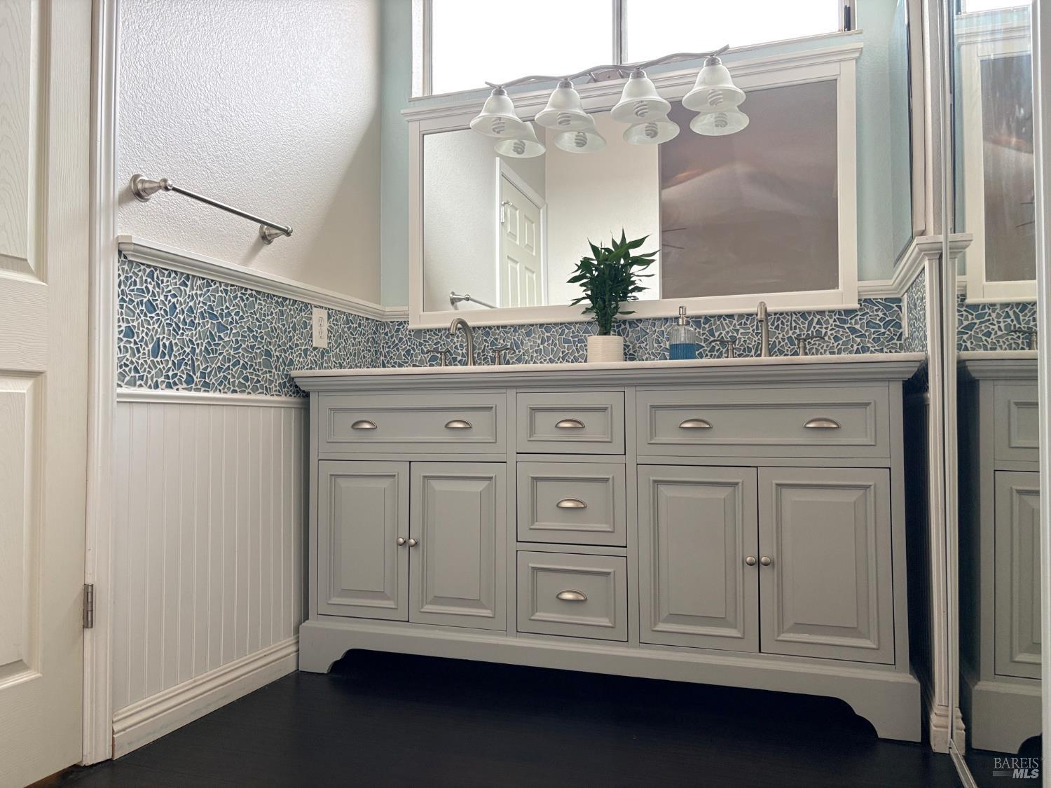 Detail Gallery Image 12 of 32 For 107 Freedom Ct, Vacaville,  CA 95687 - 3 Beds | 2/1 Baths