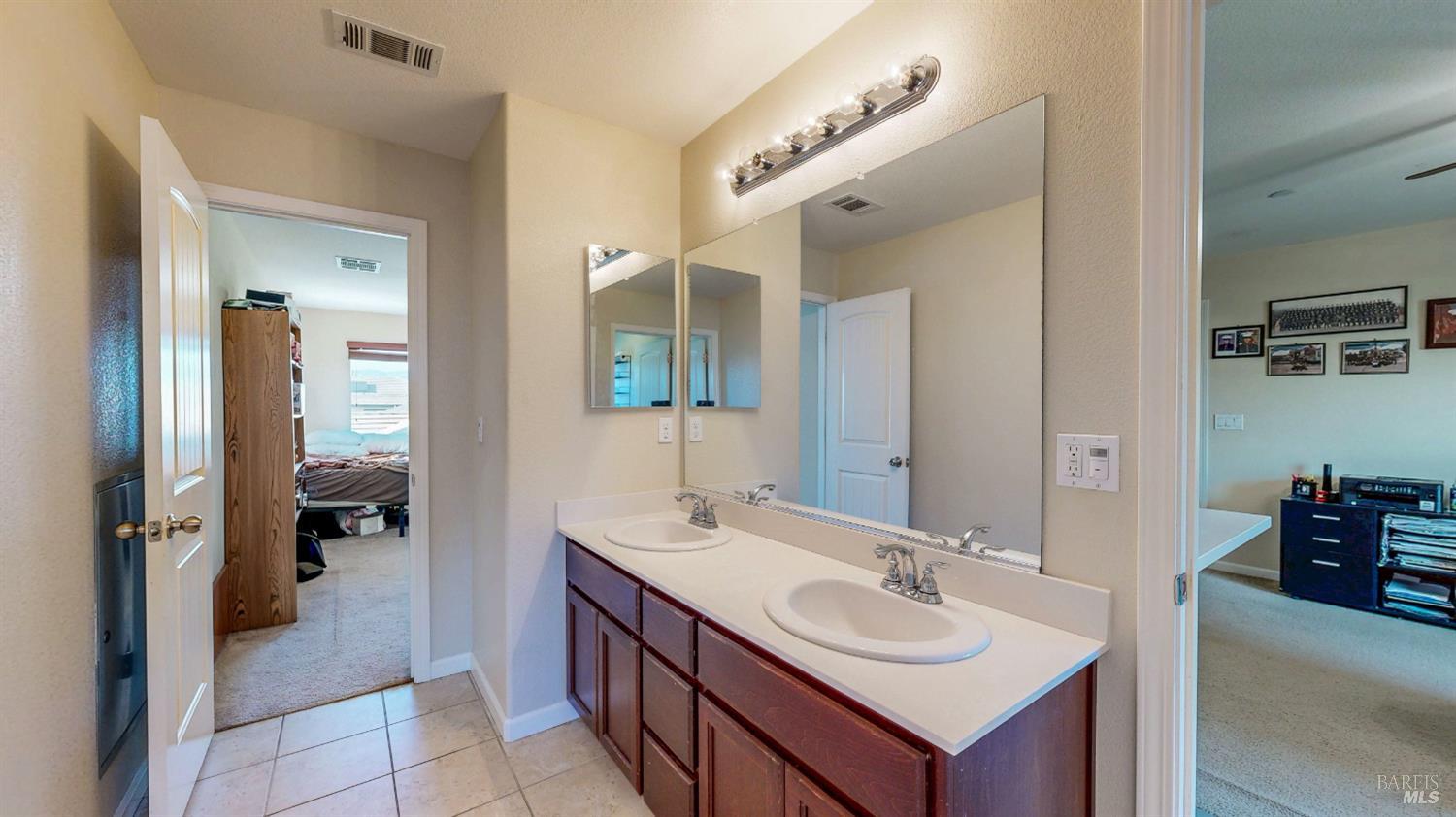 Detail Gallery Image 33 of 55 For 3826 Danbury Way, Fairfield,  CA 94533 - 5 Beds | 3/1 Baths
