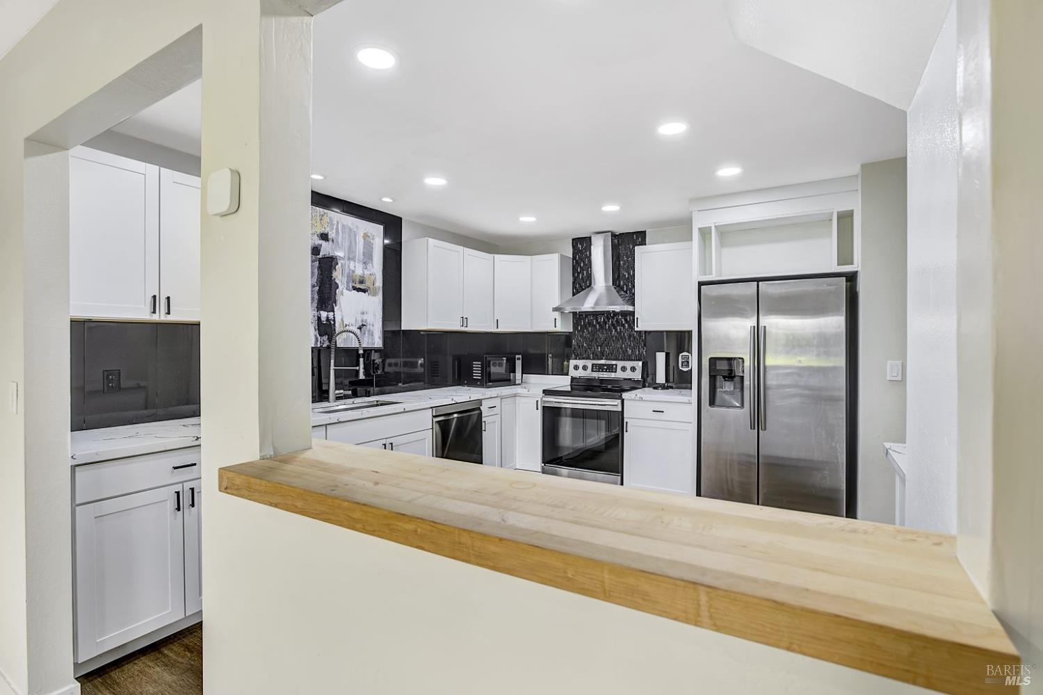 Detail Gallery Image 9 of 49 For 870 Hudis St, Rohnert Park,  CA 94928 - 2 Beds | 2/1 Baths