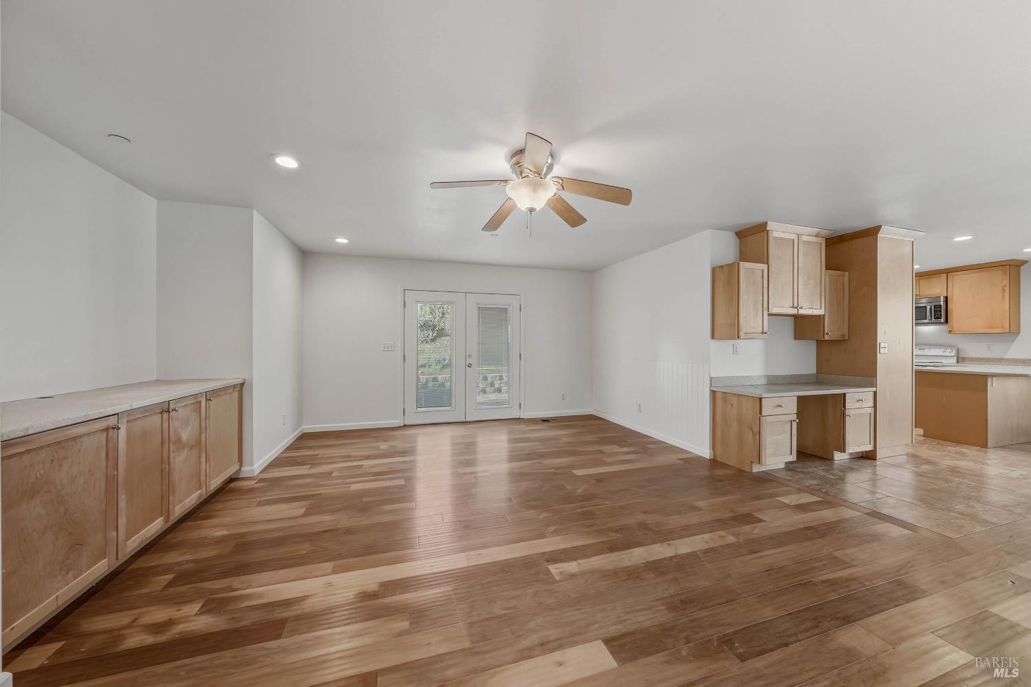 Detail Gallery Image 5 of 63 For 5585 Sunrise Dr, Kelseyville,  CA 95451 - 5 Beds | 2 Baths