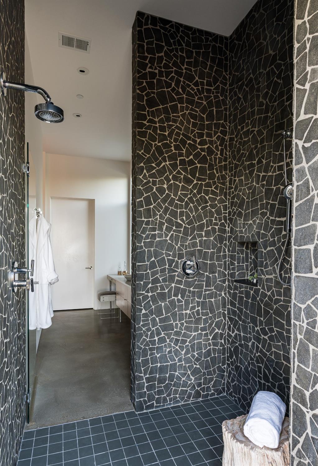 Detail Gallery Image 19 of 33 For 2947 Cavedale Rd, Glen Ellen,  CA 95442 - 3 Beds | 3/1 Baths