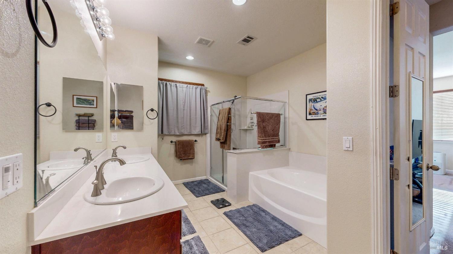 Detail Gallery Image 22 of 55 For 3826 Danbury Way, Fairfield,  CA 94533 - 5 Beds | 3/1 Baths
