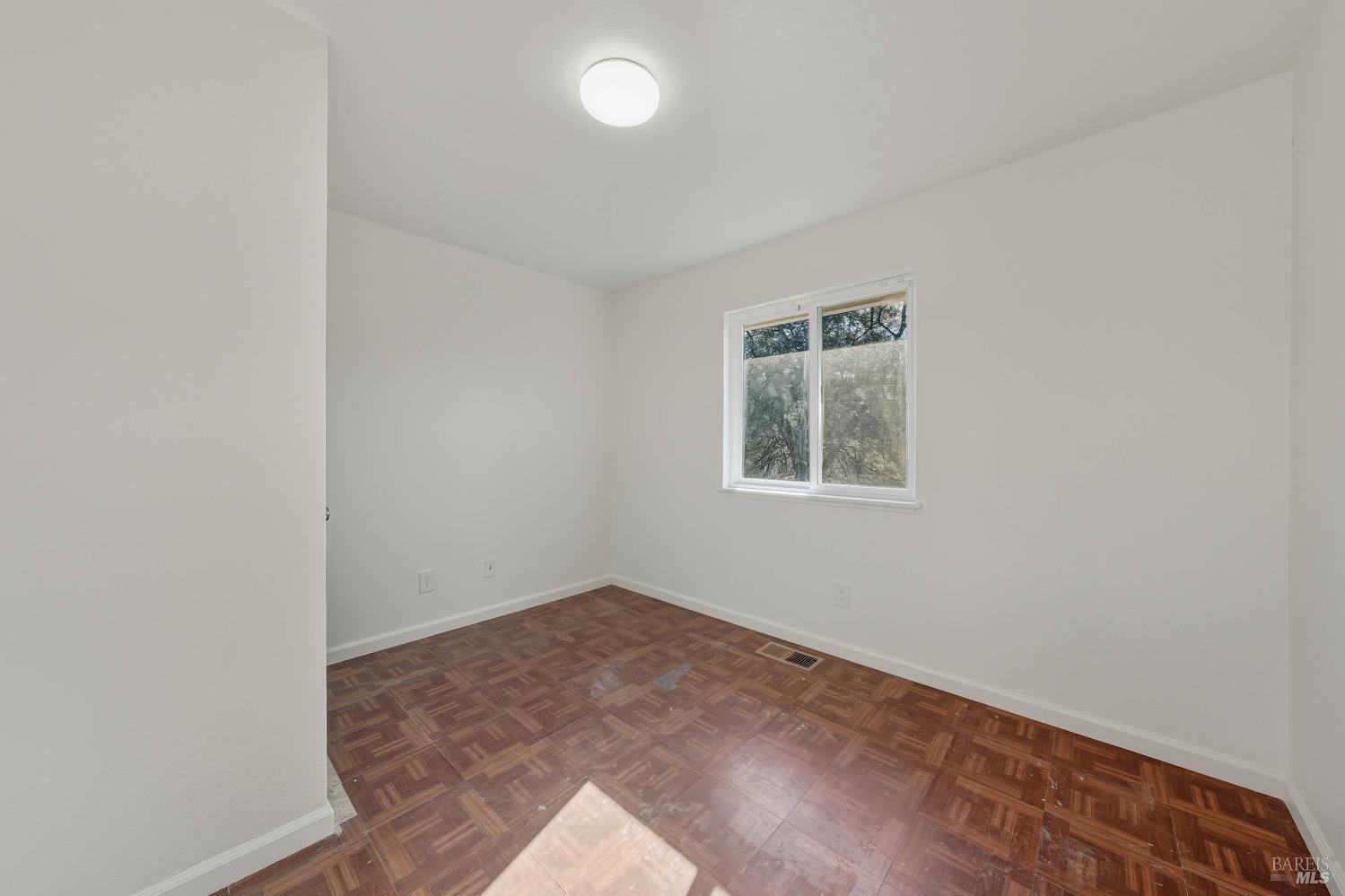 Detail Gallery Image 22 of 63 For 5585 Sunrise Dr, Kelseyville,  CA 95451 - 5 Beds | 2 Baths