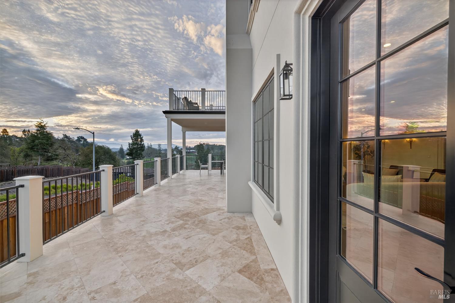 Detail Gallery Image 32 of 56 For 3724 Lakebriar Pl, Santa Rosa,  CA 95403 - 5 Beds | 4 Baths