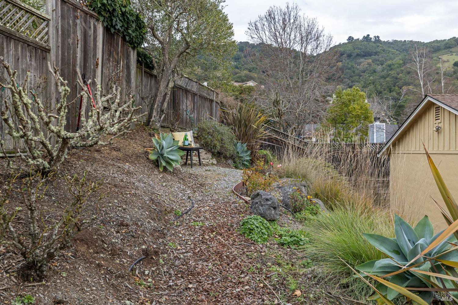 Detail Gallery Image 56 of 74 For 55 Las Casas Dr, San Rafael,  CA 94901 - 3 Beds | 2/1 Baths