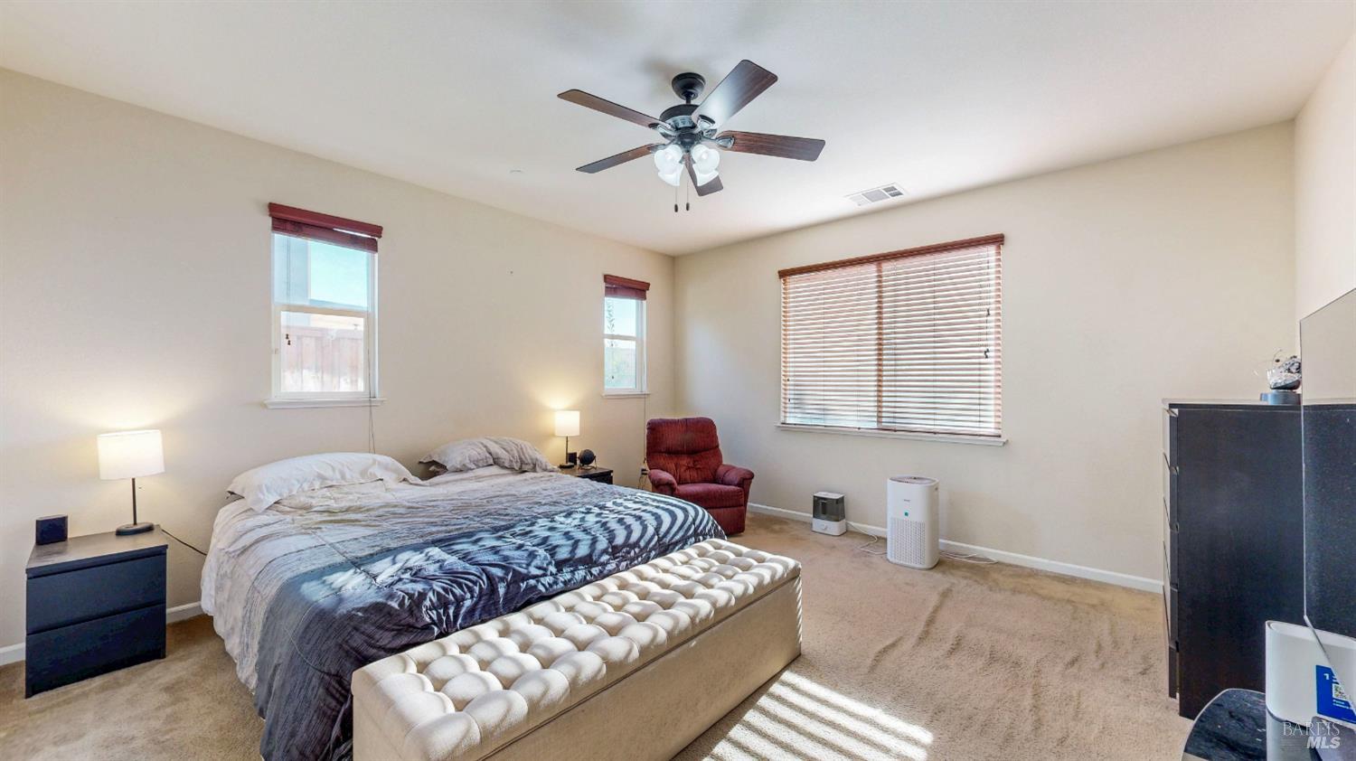 Detail Gallery Image 18 of 55 For 3826 Danbury Way, Fairfield,  CA 94533 - 5 Beds | 3/1 Baths