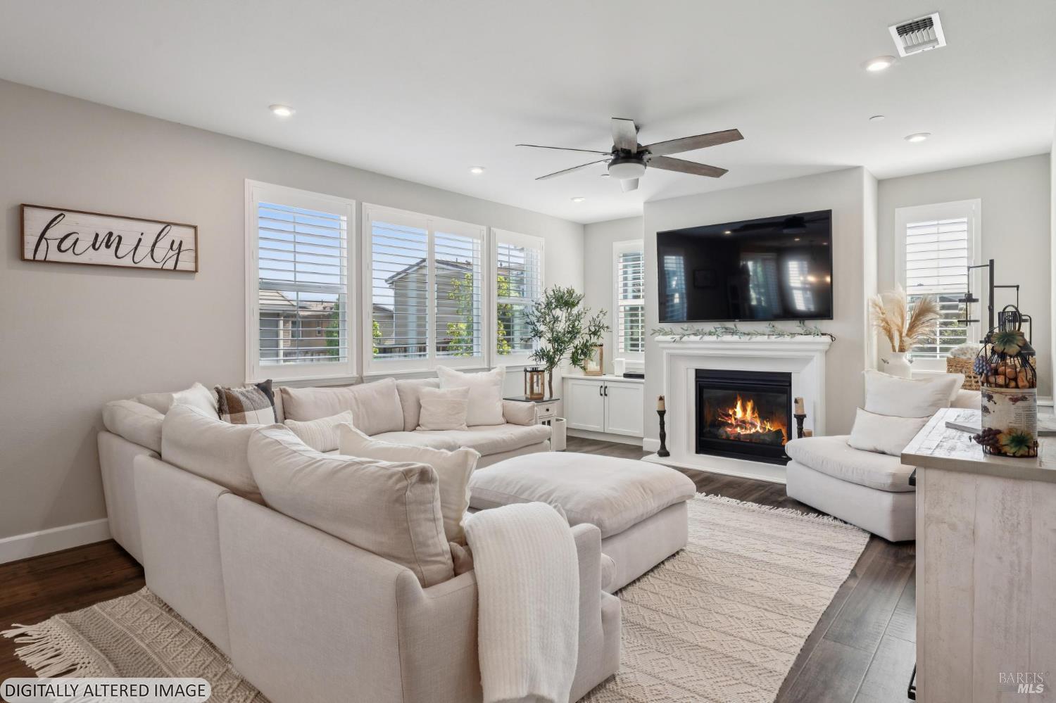 Detail Gallery Image 12 of 79 For 95 Jagla St, Cotati,  CA 94931 - 4 Beds | 4 Baths