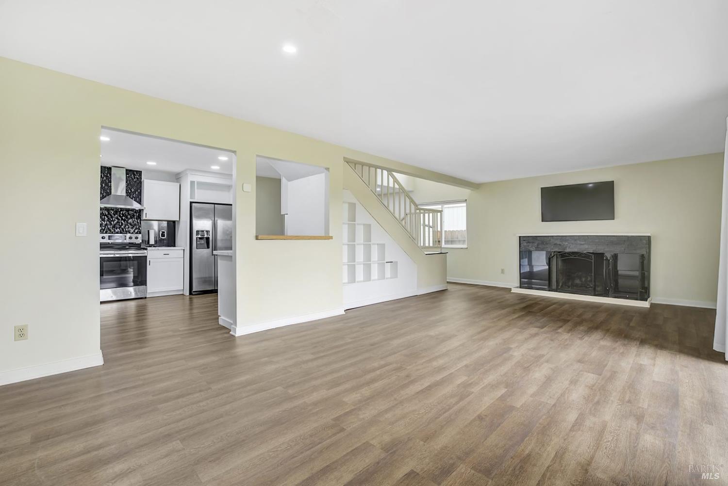 Detail Gallery Image 12 of 49 For 870 Hudis St, Rohnert Park,  CA 94928 - 2 Beds | 2/1 Baths