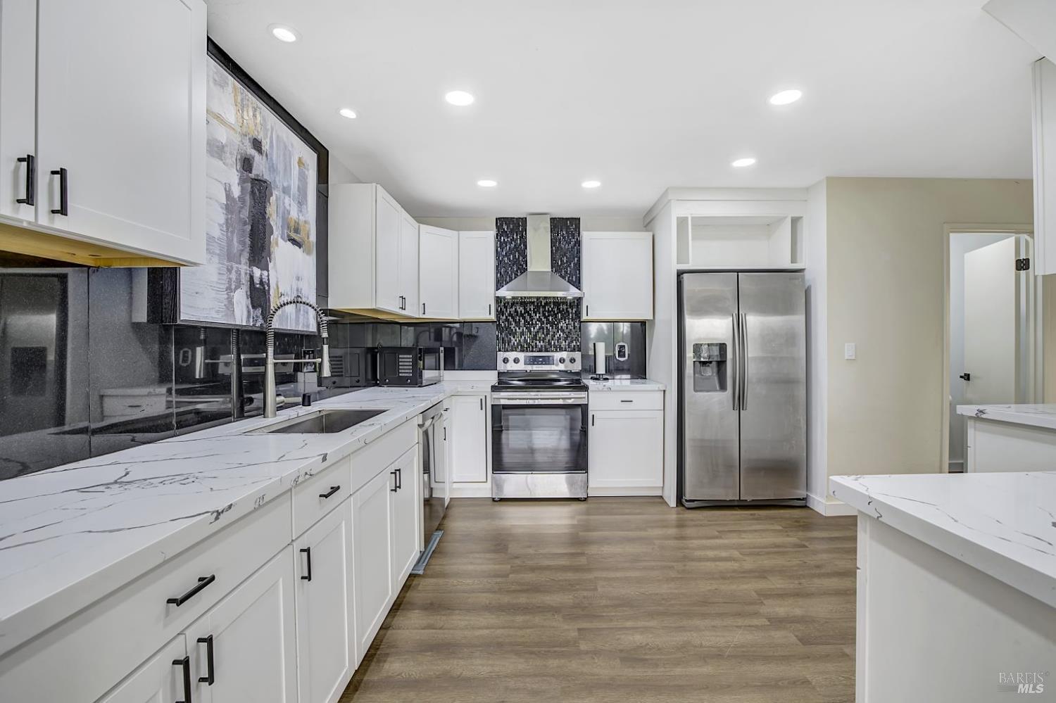 Detail Gallery Image 3 of 49 For 870 Hudis St, Rohnert Park,  CA 94928 - 2 Beds | 2/1 Baths