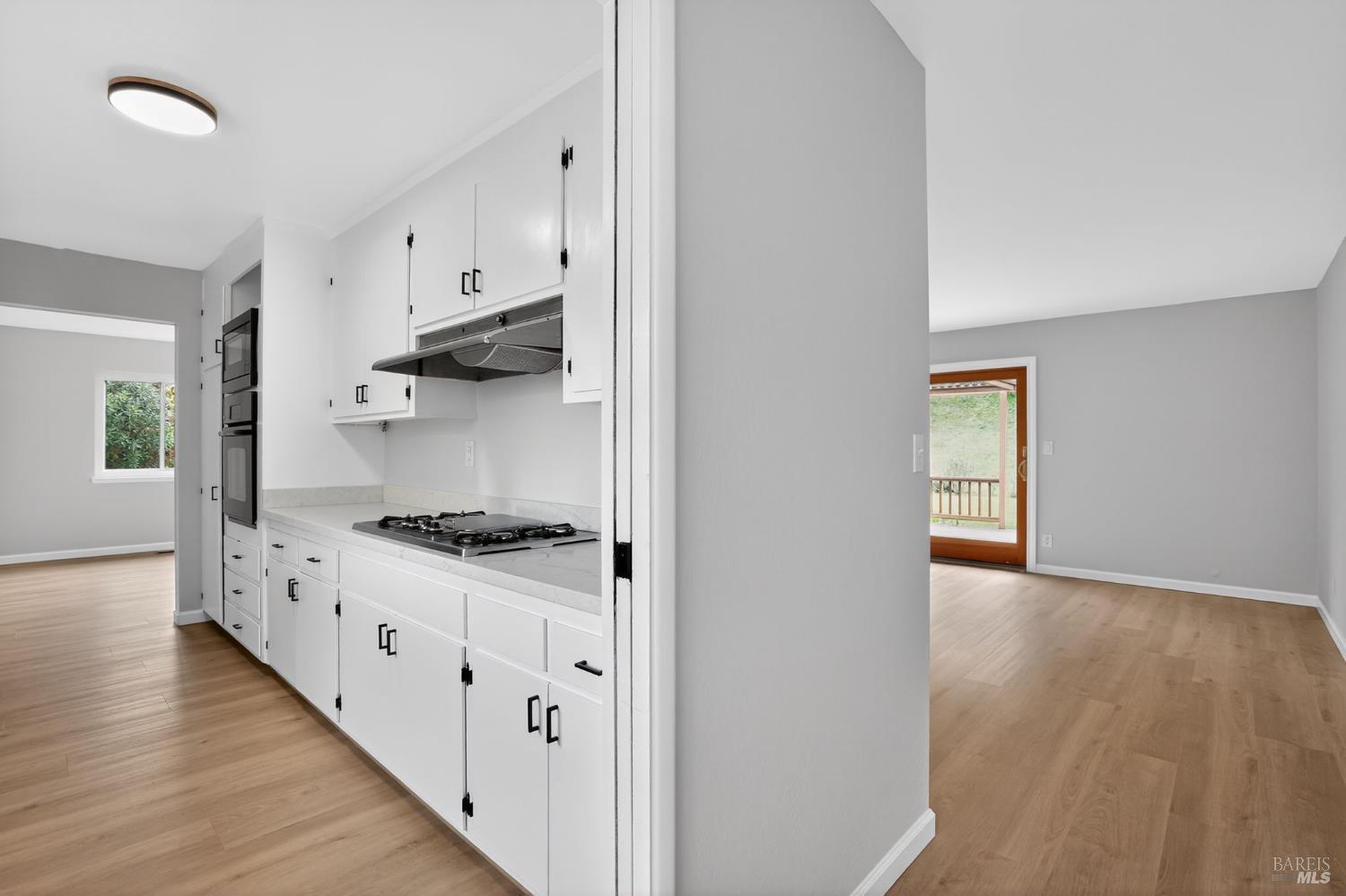 Detail Gallery Image 16 of 31 For 920 Calle Paseo Unkn, Novato,  CA 94949 - 3 Beds | 2 Baths