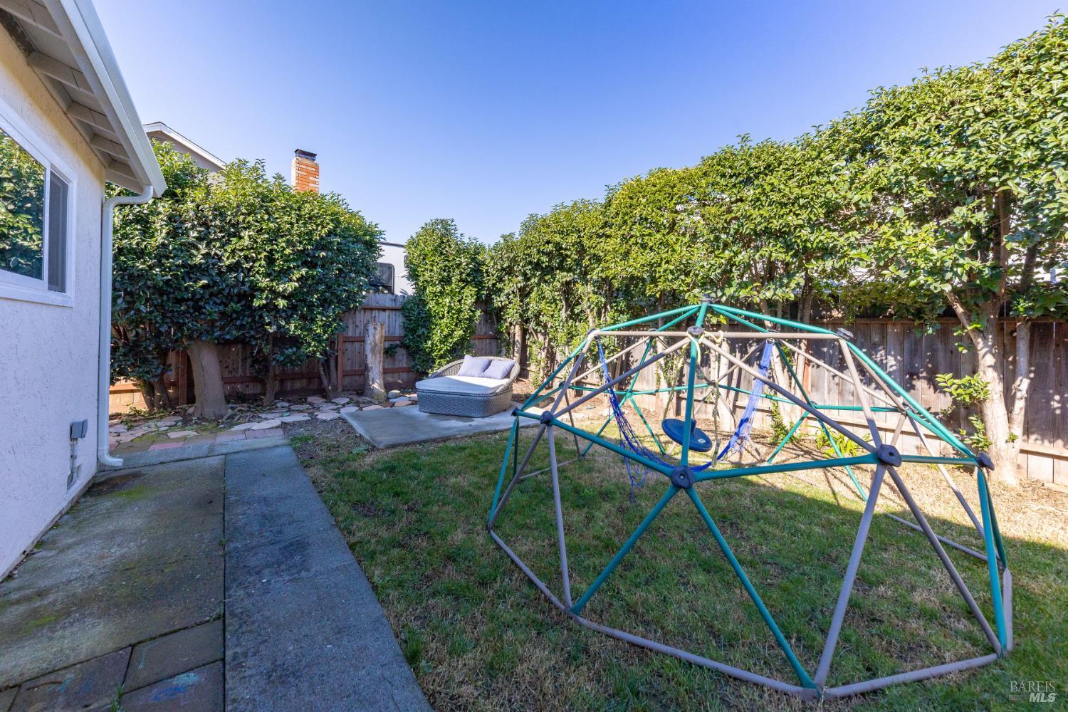 Detail Gallery Image 29 of 35 For 1100 Merrill Ct, Dixon,  CA 95620 - 3 Beds | 2 Baths