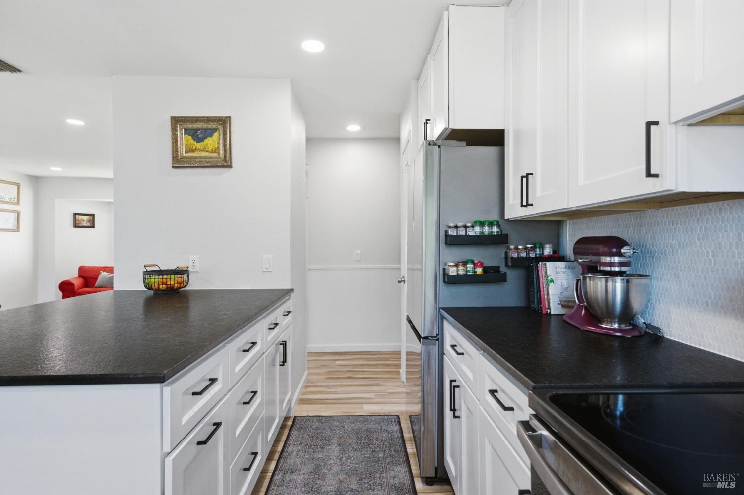 Detail Gallery Image 14 of 35 For 1100 Merrill Ct, Dixon,  CA 95620 - 3 Beds | 2 Baths