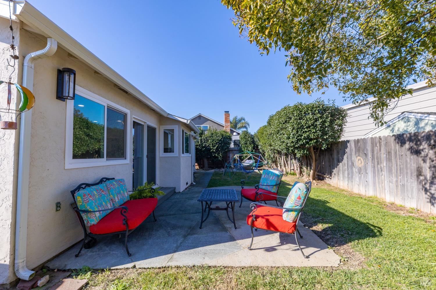 Detail Gallery Image 28 of 35 For 1100 Merrill Ct, Dixon,  CA 95620 - 3 Beds | 2 Baths