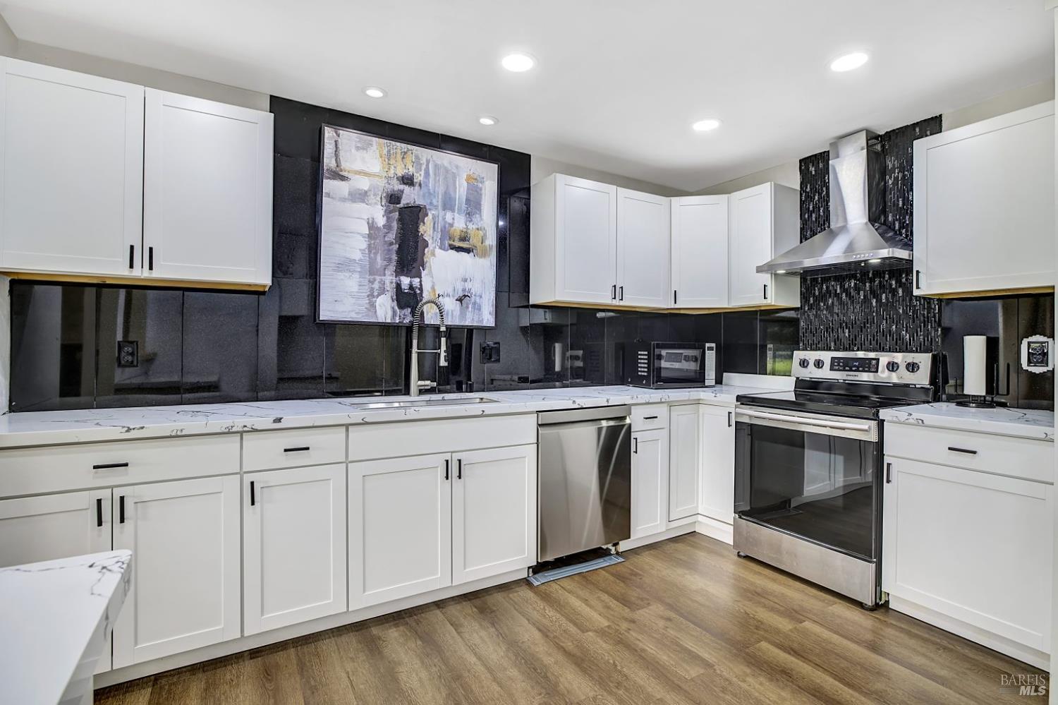 Detail Gallery Image 6 of 49 For 870 Hudis St, Rohnert Park,  CA 94928 - 2 Beds | 2/1 Baths