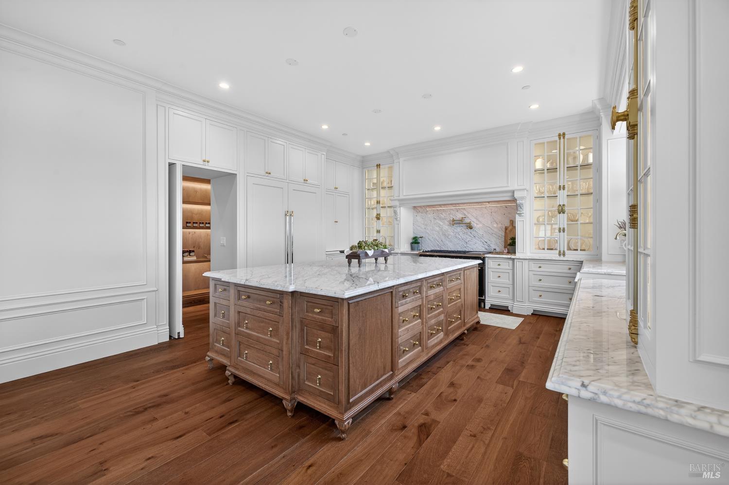 Detail Gallery Image 7 of 56 For 3724 Lakebriar Pl, Santa Rosa,  CA 95403 - 5 Beds | 4 Baths