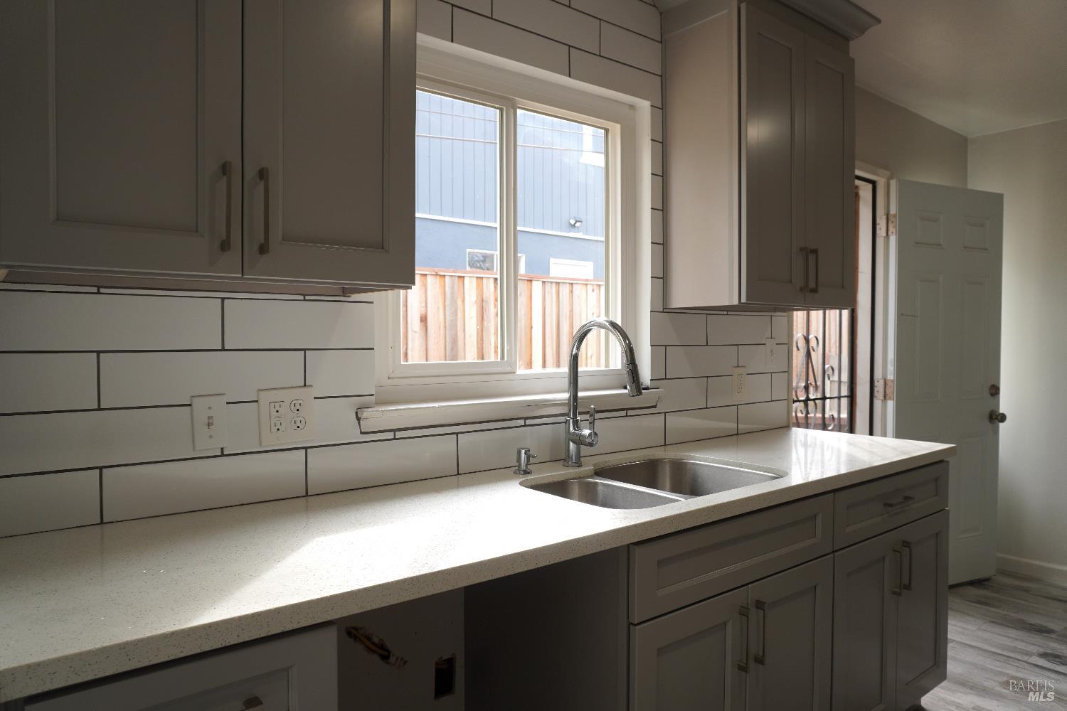 Detail Gallery Image 10 of 30 For 1115 Sereno Dr, Vallejo,  CA 94589 - 3 Beds | 2 Baths