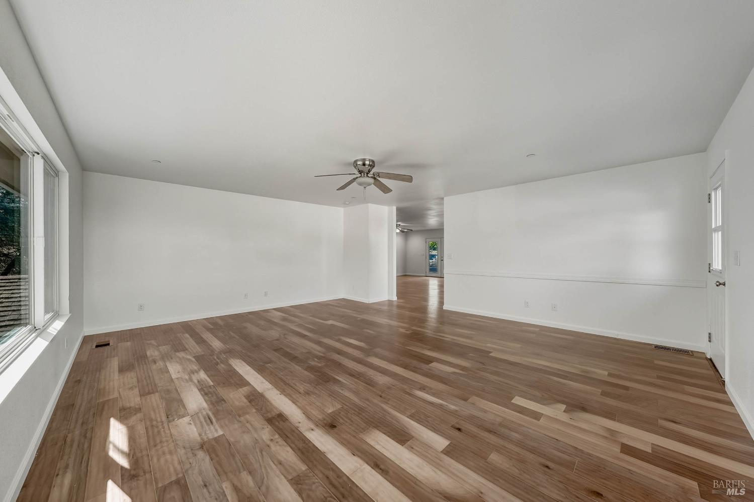 Detail Gallery Image 8 of 63 For 5585 Sunrise Dr, Kelseyville,  CA 95451 - 5 Beds | 2 Baths