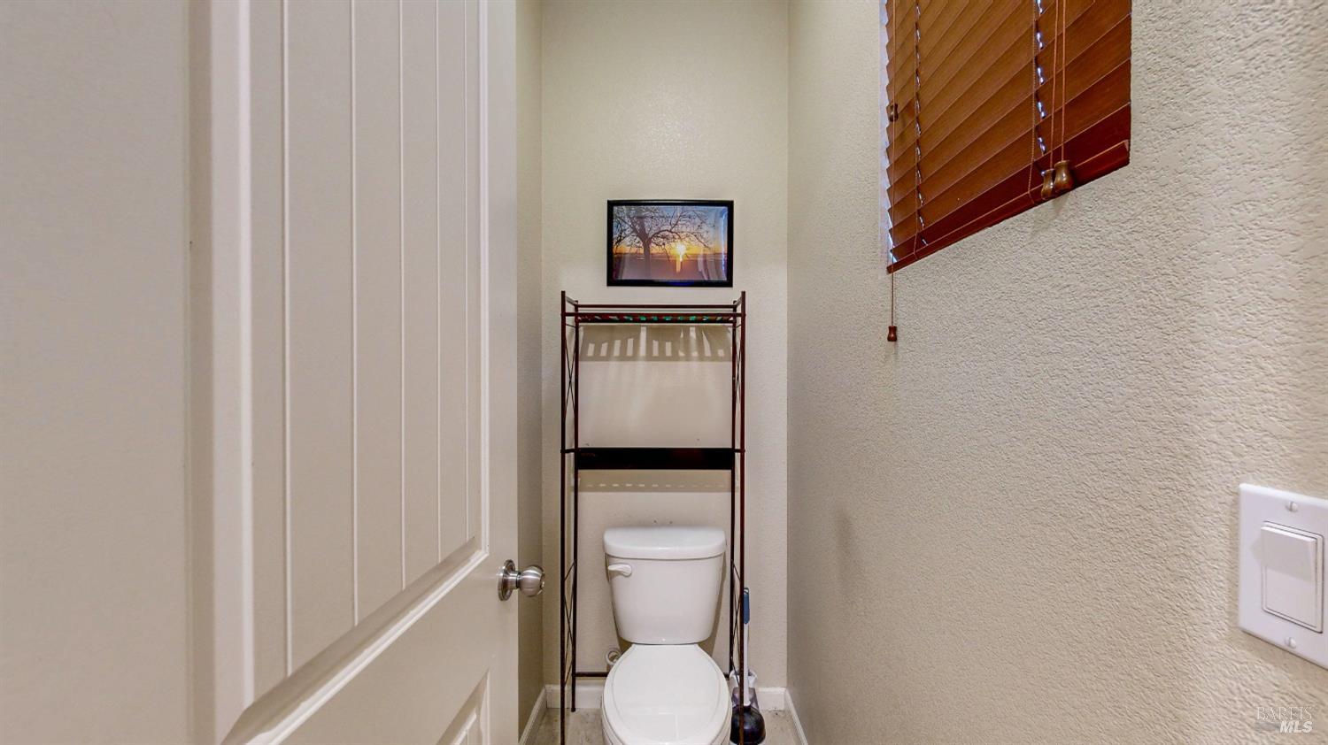 Detail Gallery Image 23 of 55 For 3826 Danbury Way, Fairfield,  CA 94533 - 5 Beds | 3/1 Baths