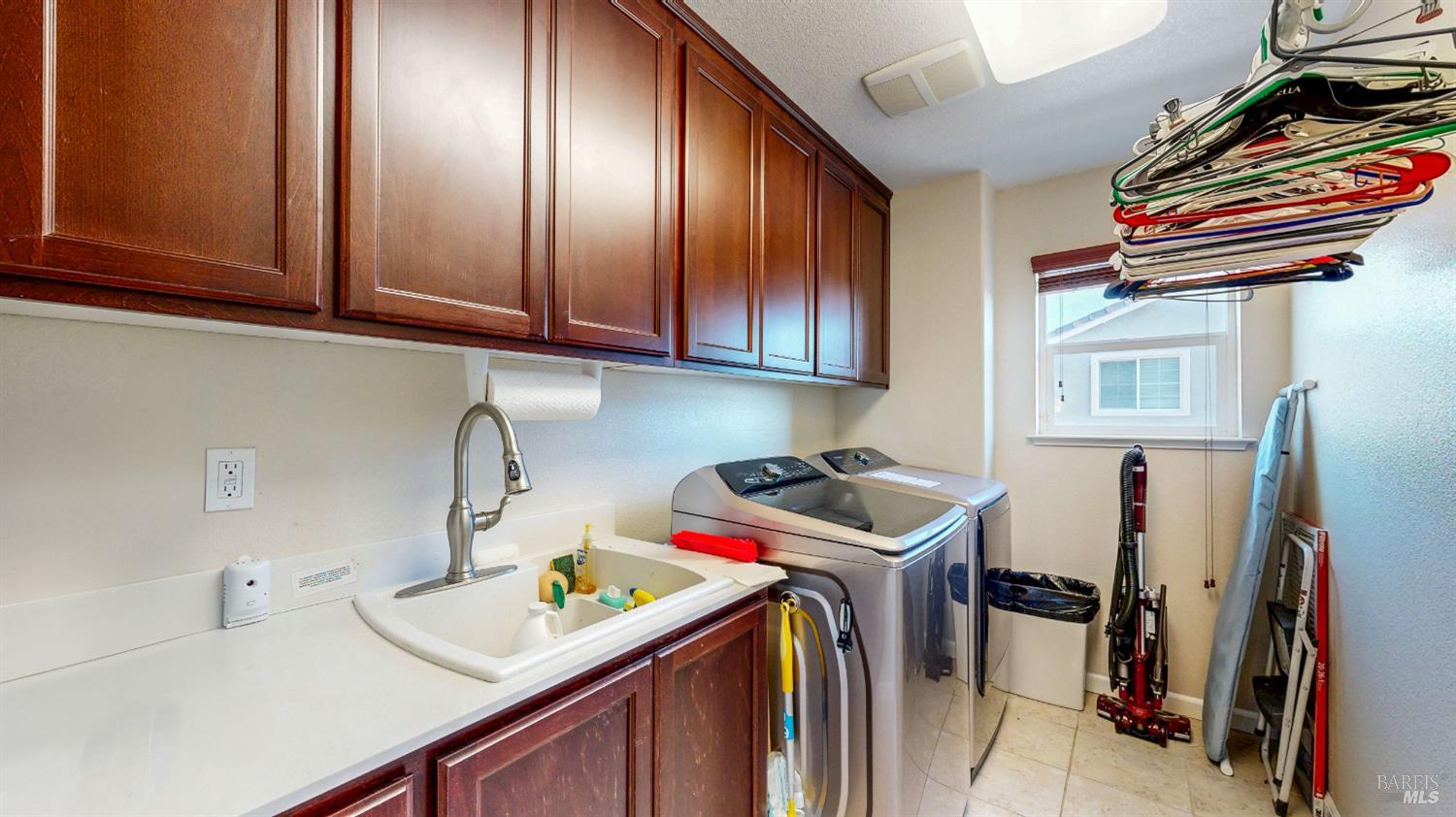 Detail Gallery Image 38 of 55 For 3826 Danbury Way, Fairfield,  CA 94533 - 5 Beds | 3/1 Baths